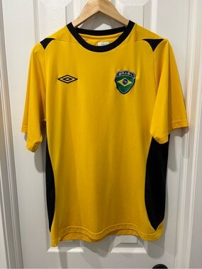 Umbro Brasil Yellow & Black Soccer Jersey men’s med